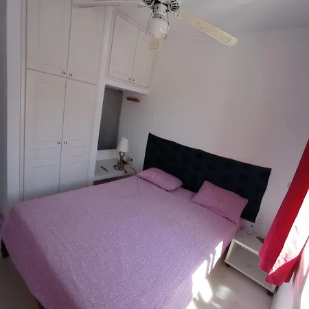 Julia's Maisonnette Angídia