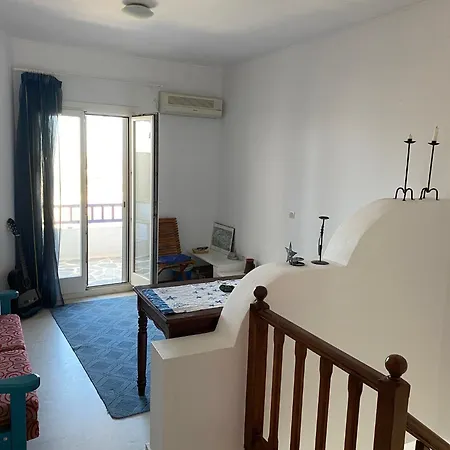 Julia's Maisonnette Angídia